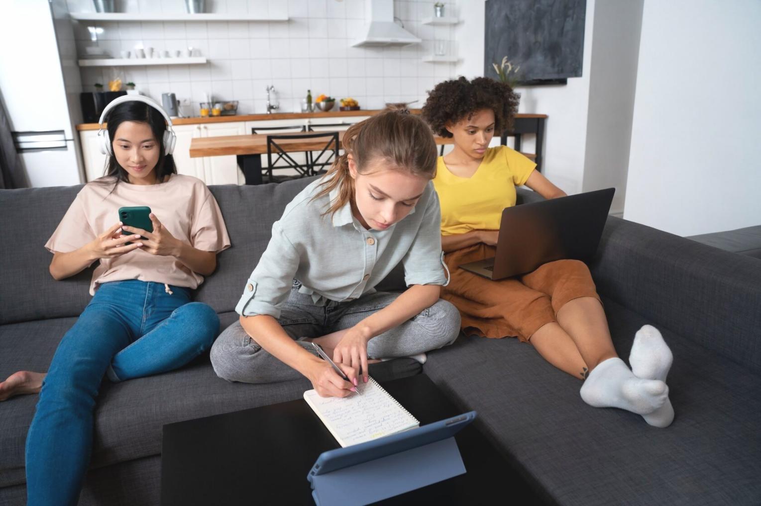 Учасник семінару працює з аналітичними даними